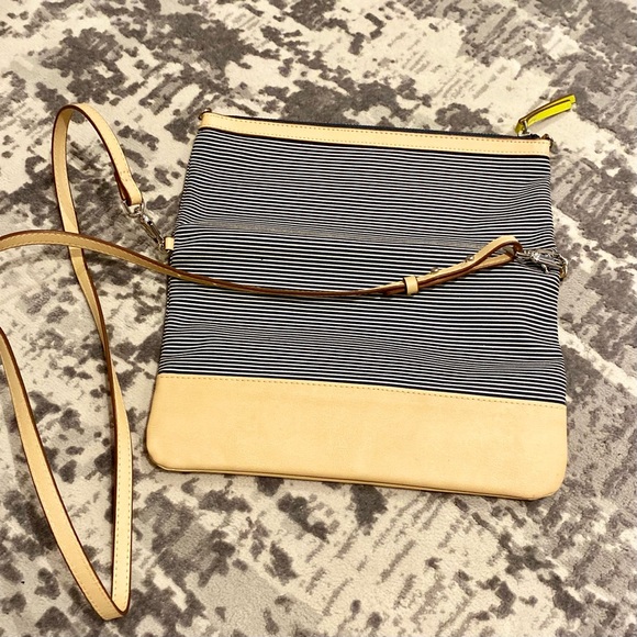 NWOT! Stella & Dot Waverly Clutch/Crossbody - Picture 4 of 5